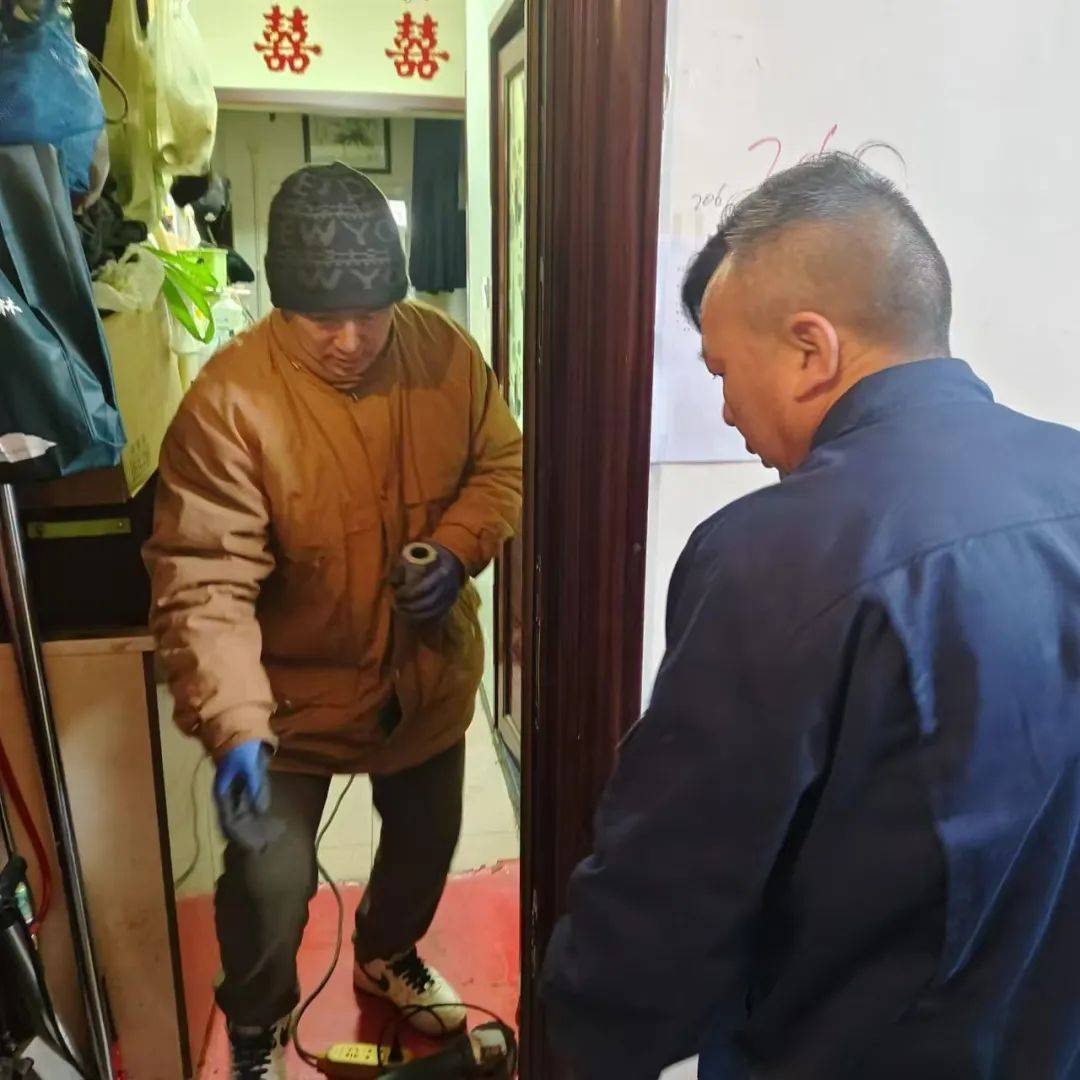 调解决漏水问题群策群力保障居民生活凯时尊龙人生就是博立即就办 多方协